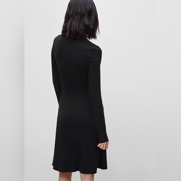 Aritzia Wilfred Free Paige Twist Front Longsleeve Dress in Cardamon NWT - Picture 3 of 15